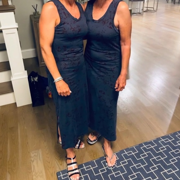 IMRIE ORGANIC COTTON CHARCOAL/BLUE ROSES LONG MUSCLE TANK DRESS SIZE LARGE - Picture 3 of 9